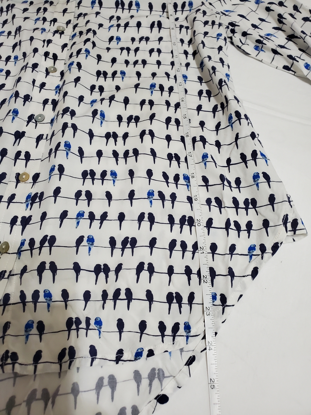 June & Delancy Bird Print Blouse S Blue White Rayon Button Front Tab Sleeve - Picture 5 of 6